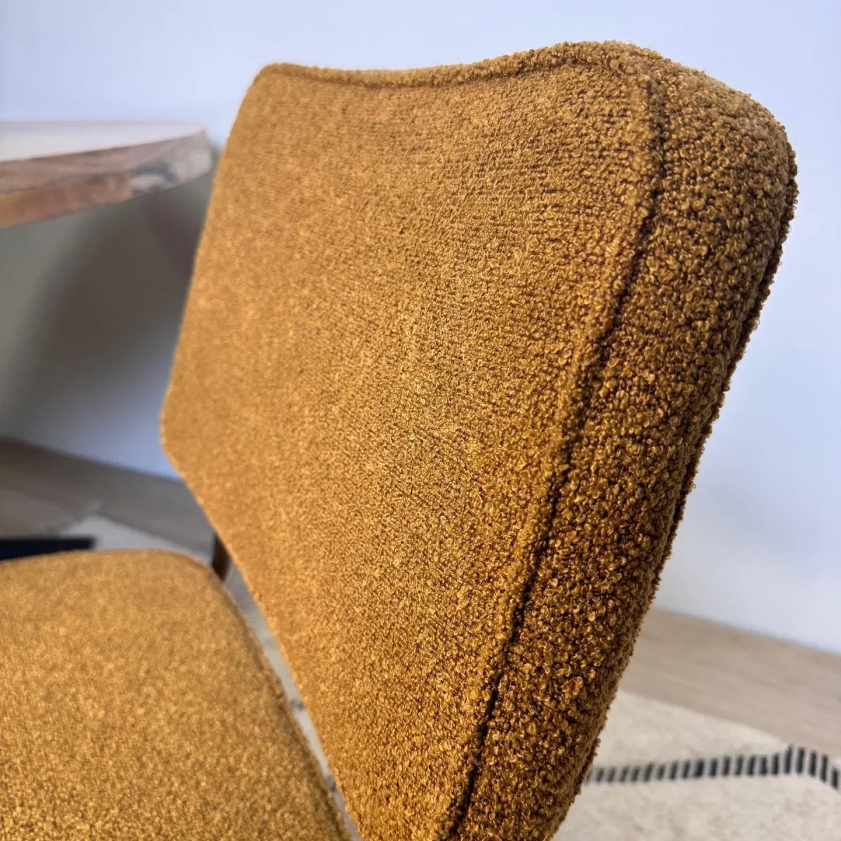 Chaise de salle à manger moderne en tissu bouclé cuivre Sway - cadre en chrome - sans accoudoirs – Image 9