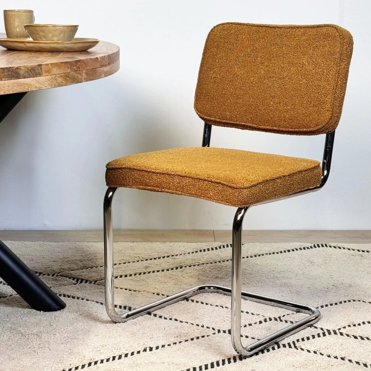 Chaise de salle à manger moderne en tissu bouclé cuivre Sway - cadre en chrome - sans accoudoirs – Image 4