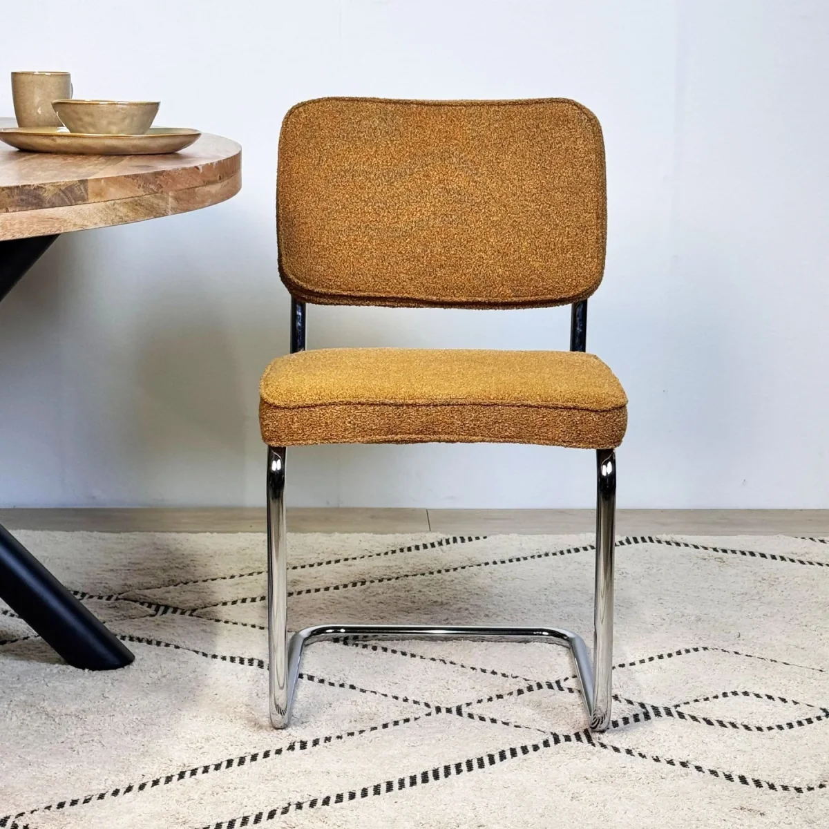 Chaise de salle à manger moderne en tissu bouclé cuivre Sway - cadre en chrome - sans accoudoirs – Image 6